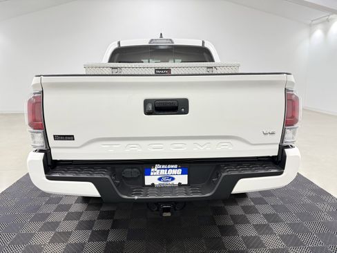 Used 2021 Toyota Tacoma TRD Sport image 6