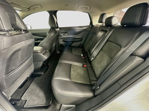 Used 2024 Nissan Ariya AWD image 28