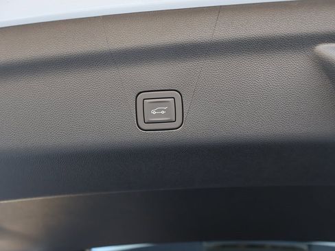 New 2025 Chevrolet Suburban Premier w/ Sun And Tow Package image 37