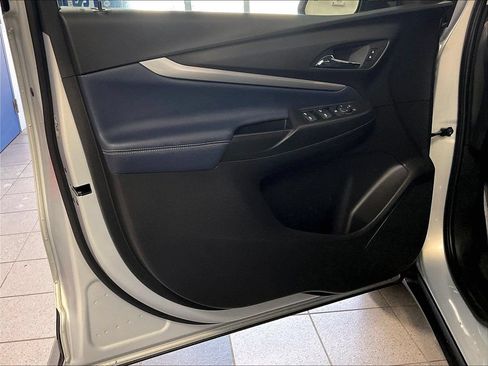 Used 2023 Chevrolet Bolt EUV Premier FWD image 9