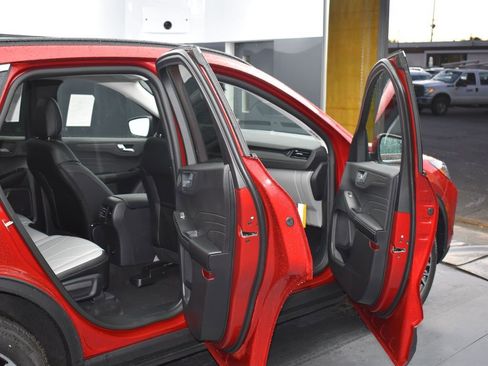 New 2025 Ford Escape SE w/ PHEV Premium Package image 14