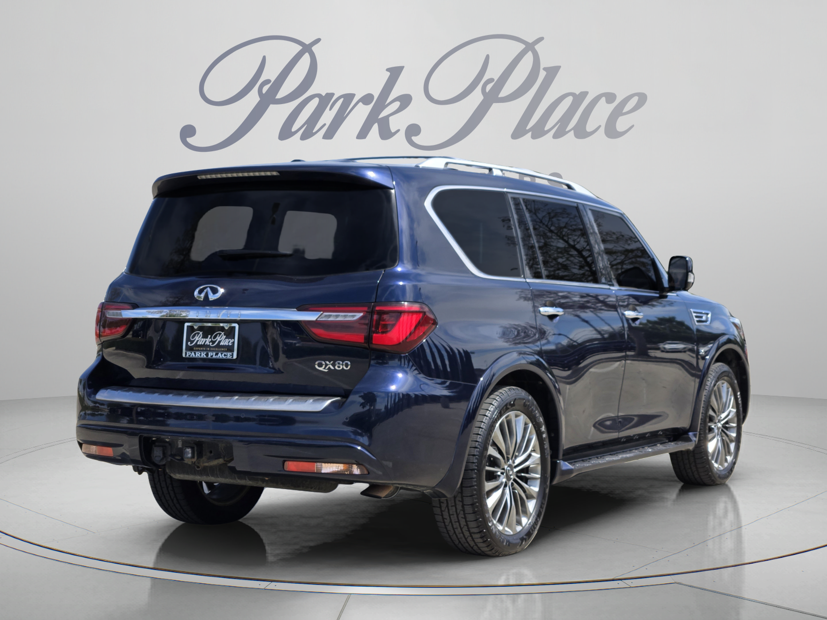 Used 2018 INFINITI QX80 4WD w/ Driver Assistance Package image 5