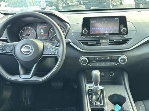 Used 2024 Nissan Altima 2.5 S image 8