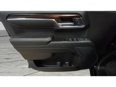 Used 2024 GMC Sierra 1500 SLT image 8