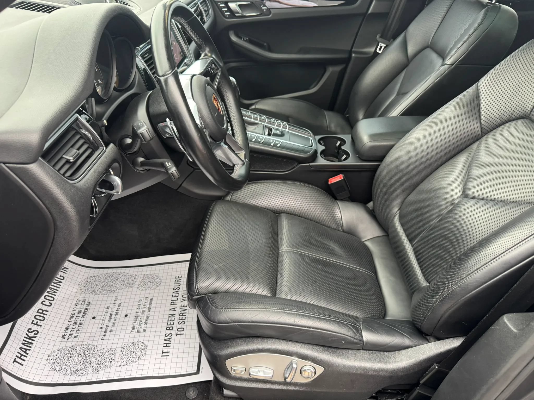 Used 2018 Porsche Macan AWD/4WD image 11