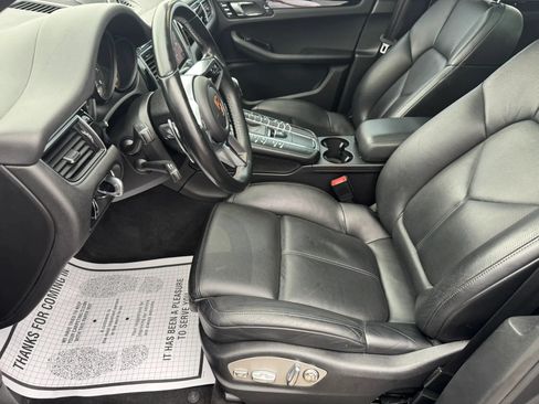 Used 2018 Porsche Macan AWD/4WD image 11