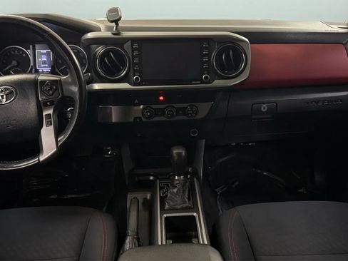 Used 2020 Toyota Tacoma SR5 RWD image 15