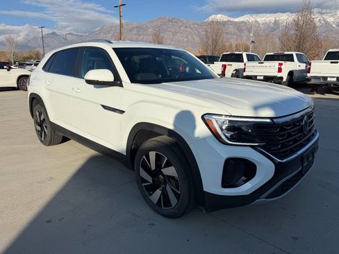 Used 2025 Volkswagen Atlas Cross Sport SE image 1