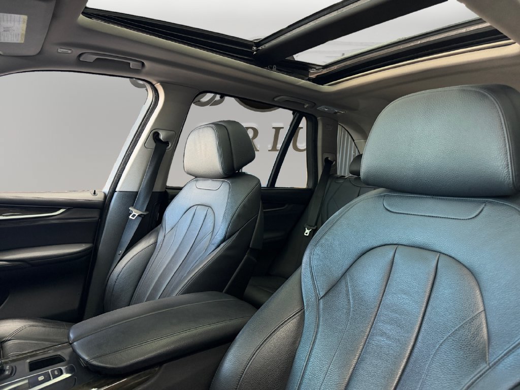 Used 2015 BMW X5 xDrive50i AWD/4WD image 9