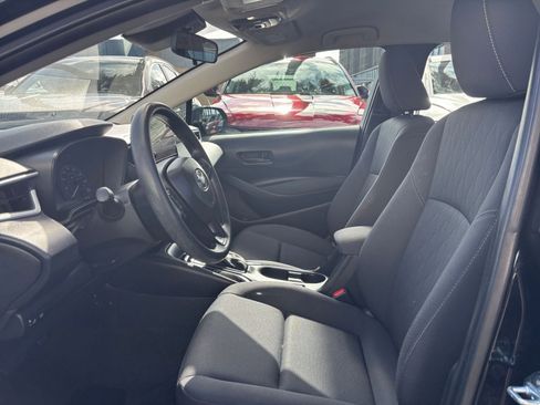 Used 2025 Toyota Corolla LE FWD image 24