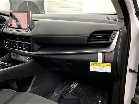 New 2025 Nissan Rogue S image 31