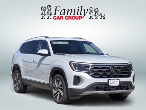 Used 2025 Volkswagen Atlas SEL AWD/4WD image 2
