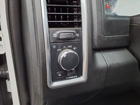 Used 2024 RAM 1500 Classic SLT image 17