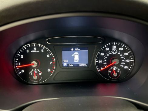 Used 2020 Kia Sorento LX FWD image 11