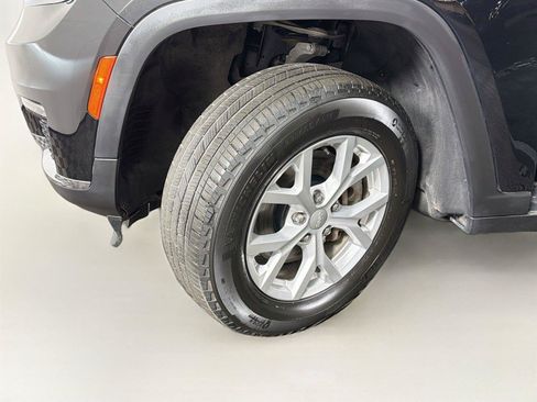 Used 2023 Jeep Grand Cherokee L Limited AWD/4WD image 38