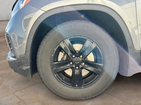 Used 2019 Chevrolet Trax LT w/ LT Convenience Package FWD image 14