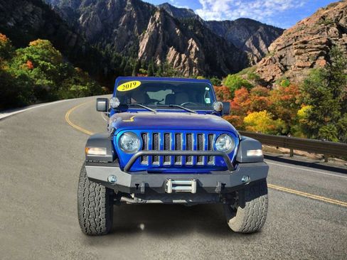 Used 2019 Jeep Wrangler Sport AWD/4WD image 6