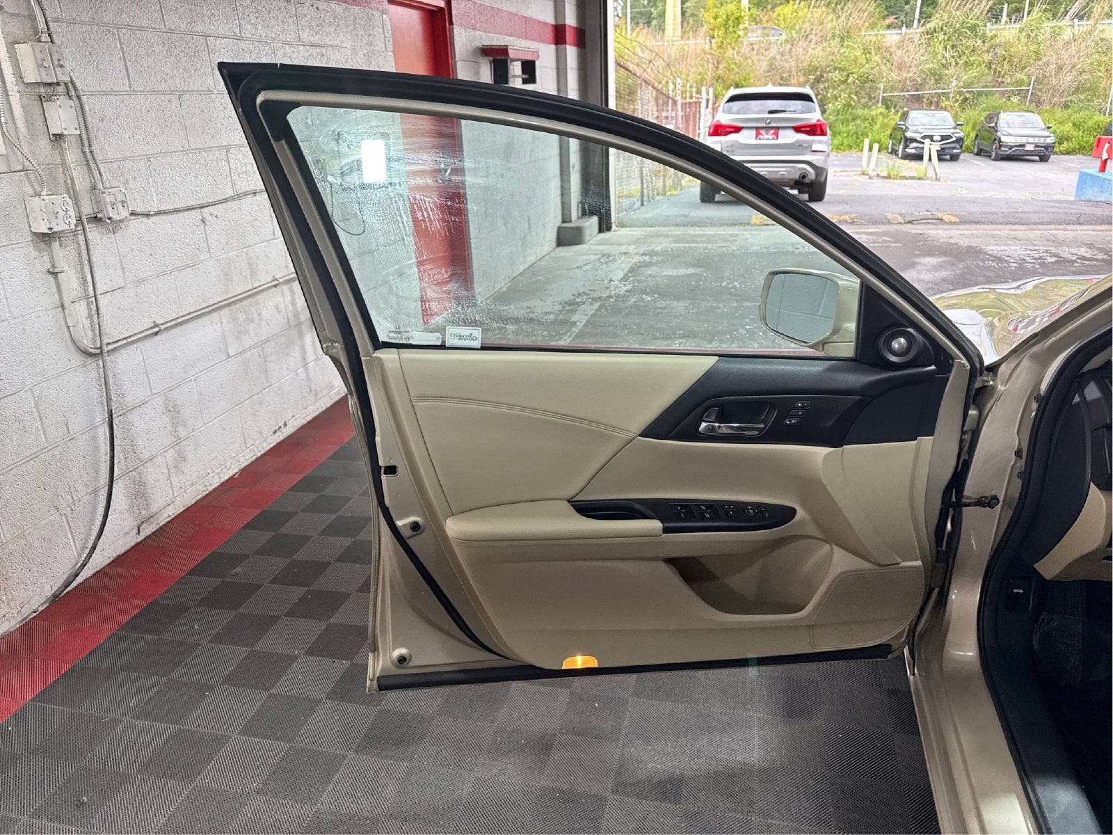 Used 2013 Honda Accord EX-L image 19
