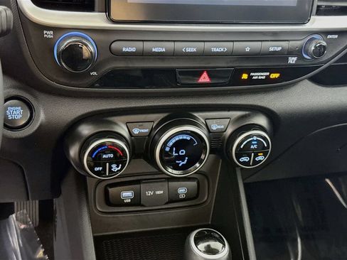 Certified 2024 Hyundai Venue SEL FWD image 8