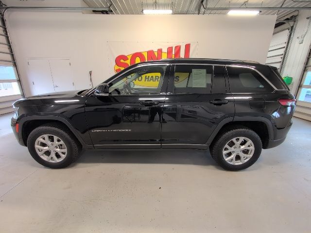 Used 2023 Jeep Grand Cherokee Limited AWD/4WD image 2