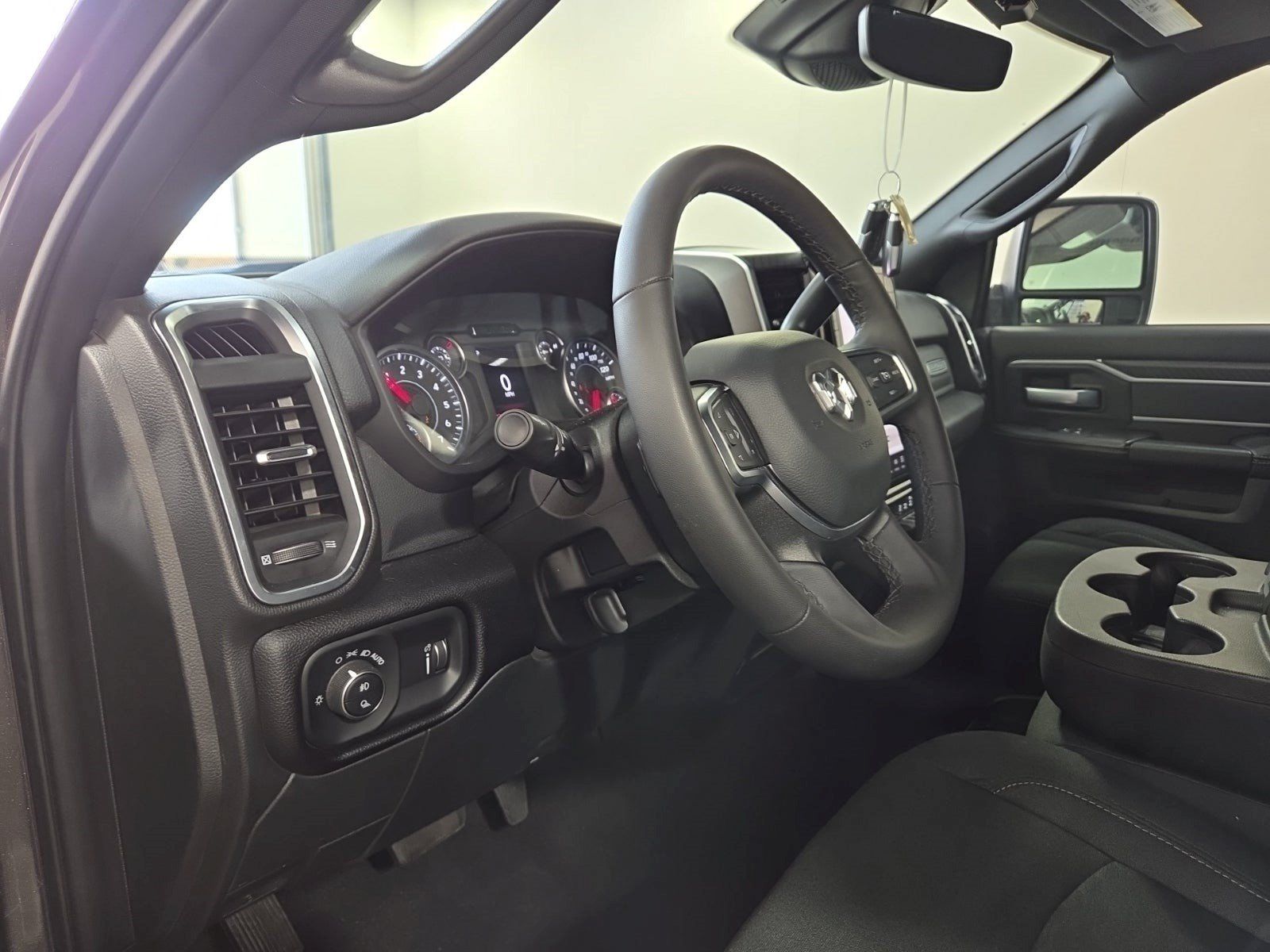 Used 2025 RAM 2500 Big Horn AWD/4WD image 8