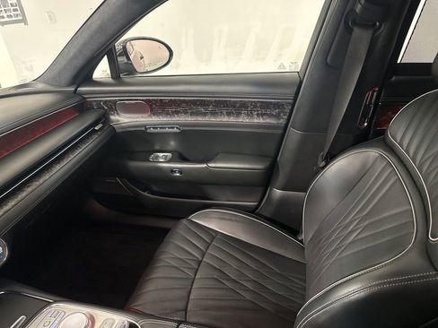 Used 2023 Genesis G90 3.5T image 9