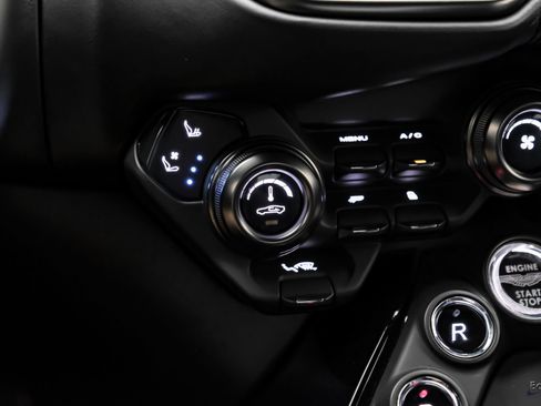 Used 2019 Aston Martin V8 Vantage Coupe RWD image 67