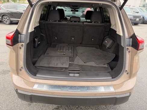 Used 2024 Nissan Rogue SV AWD/4WD image 8
