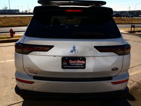 New 2026 Mitsubishi Outlander Trail Edition image 10