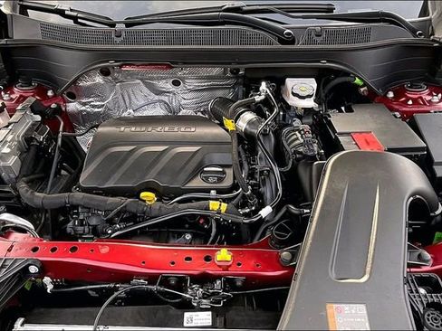 Used 2025 Chevrolet Trax RS w/ Driver Confidence Package image 20