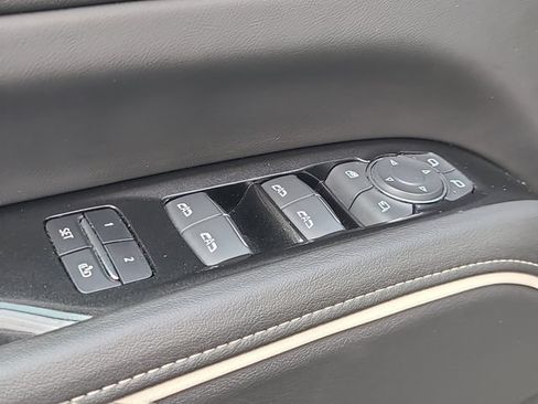 Used 2024 Cadillac Escalade Sport AWD/4WD image 18