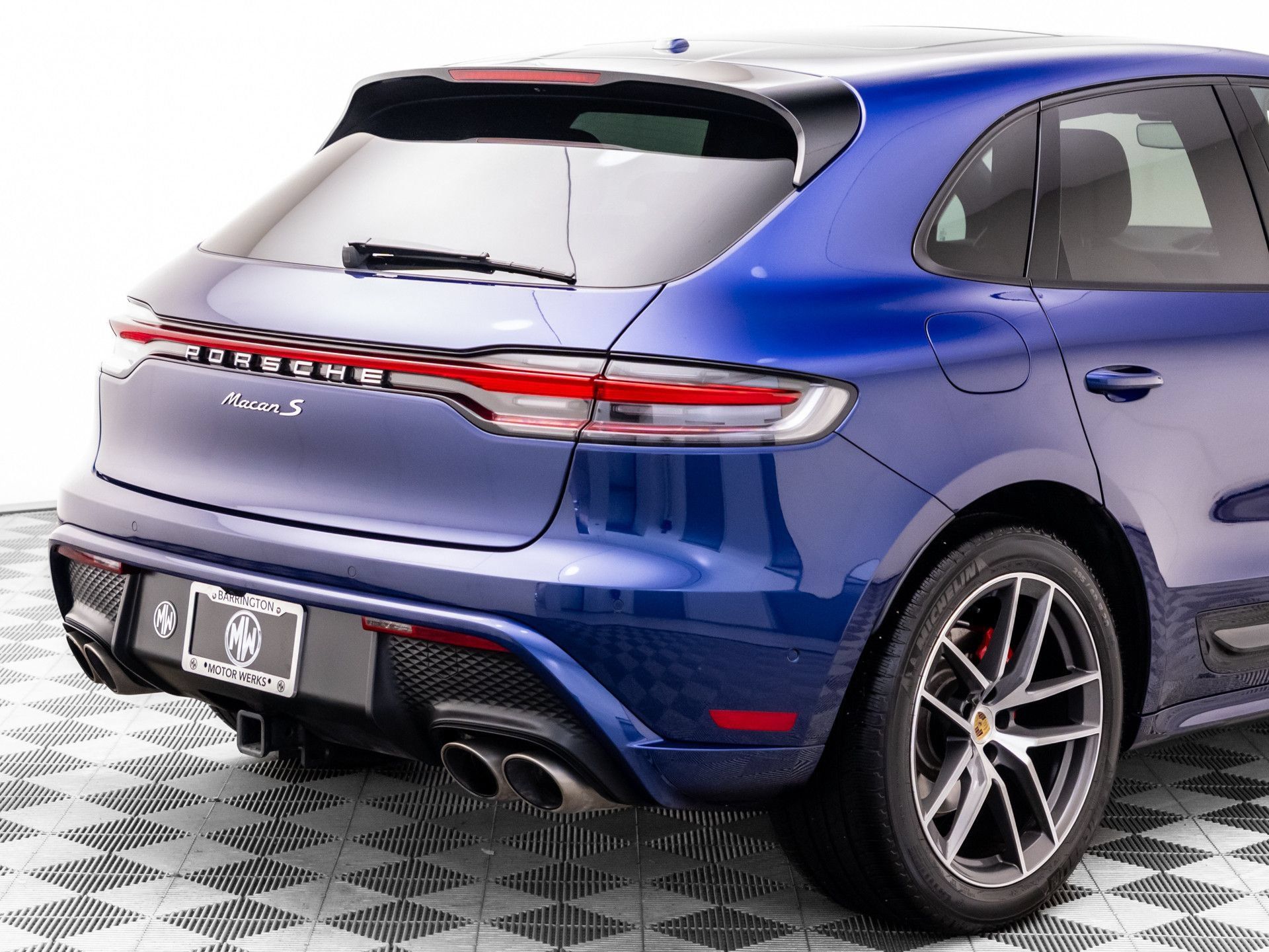 Used 2024 Porsche Macan S AWD/4WD image 32