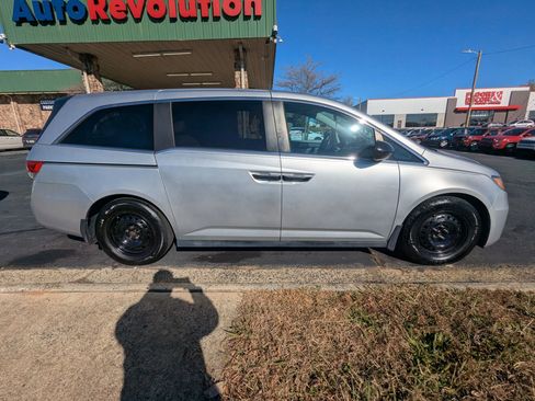 Used 2015 Honda Odyssey LX image 8