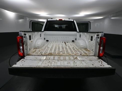 Used 2023 Ford F250 XLT w/ FX4 Off-Road Package AWD/4WD image 38