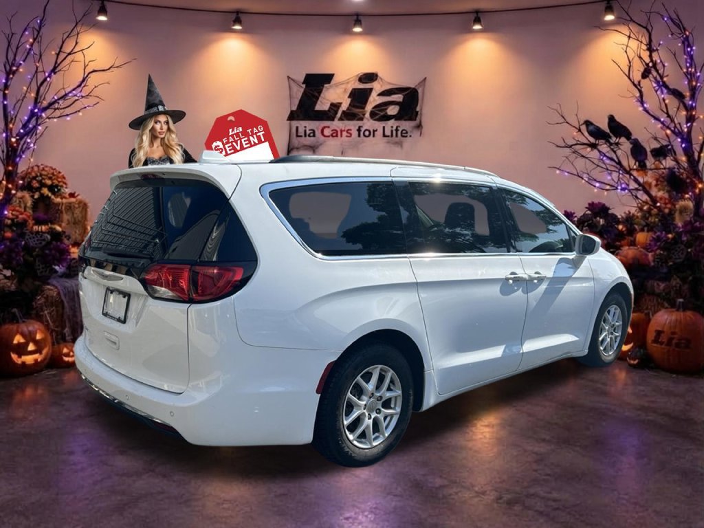 Certified 2020 Chrysler Pacifica Touring FWD image 3