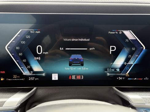 Used 2025 BMW 760i xDrive w/ Luxury Rear Seating Package image 29