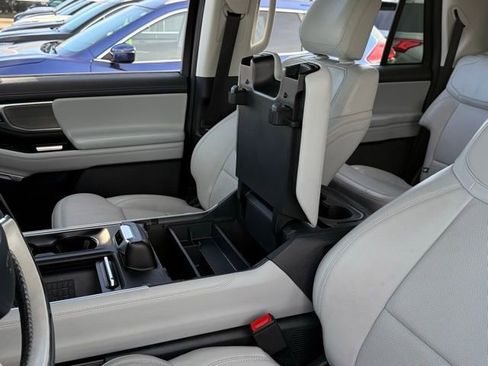 Certified 2025 Ford Expedition Max Platinum image 42