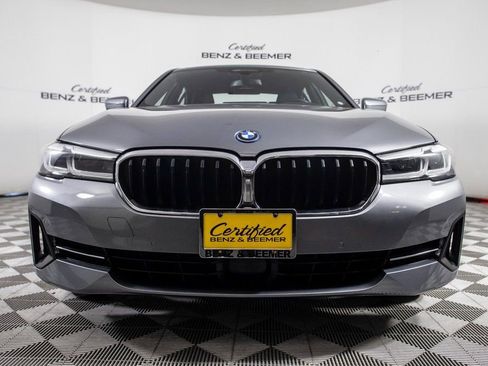 Used 2023 BMW 530e w/ Premium Package image 9