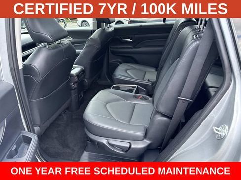 Used 2025 Toyota Grand Highlander FWD image 17