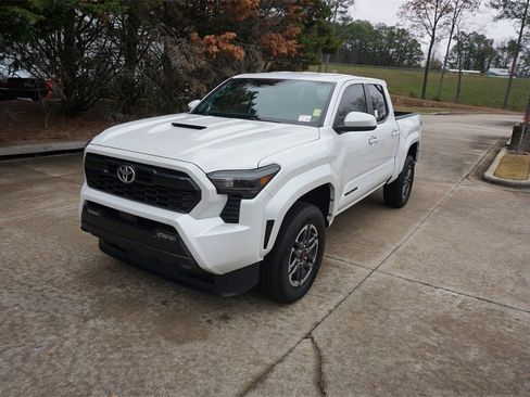 Used 2025 Toyota Tacoma TRD Sport image 25