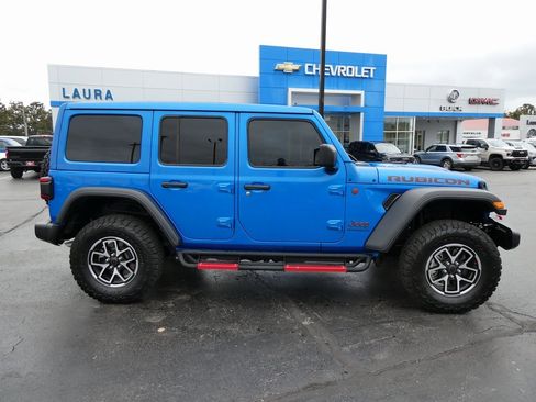 Used 2024 Jeep Wrangler Unlimited Rubicon w/ Technology Group image 4