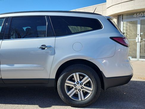 Used 2016 Chevrolet Traverse LT image 9