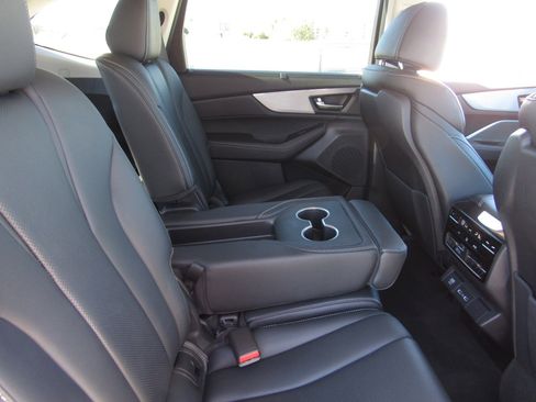 Certified 2023 Acura MDX FWD w/ Technology Package image 12