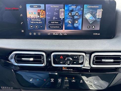 Used 2026 Nissan Sentra SV w/ SV Convenience Package FWD image 23