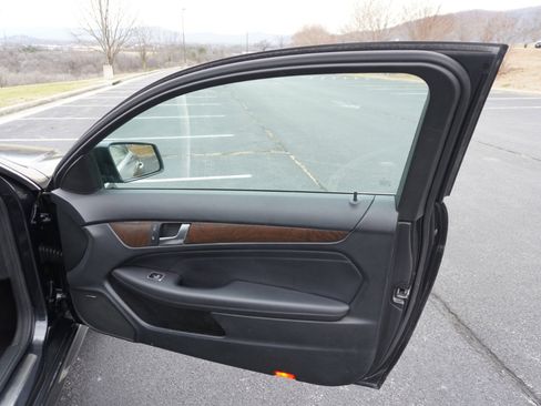 Used 2014 Mercedes-Benz C 250 Coupe image 19