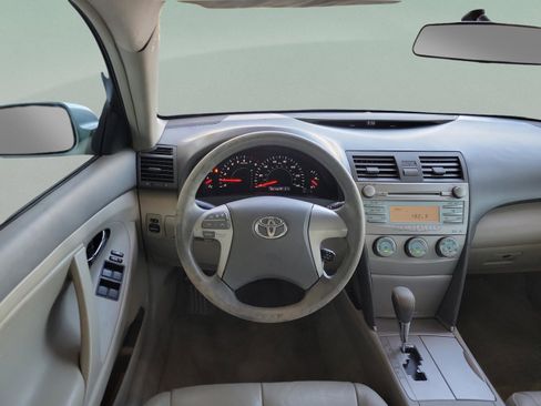 Used 2009 Toyota Camry LE image 24