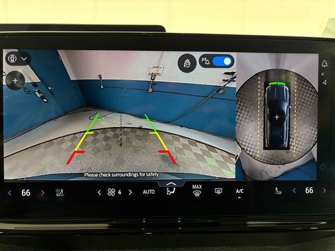 Certified 2025 Ford Expedition Platinum image 25