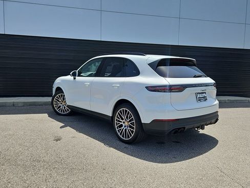 Used 2023 Porsche Cayenne Platinum Edition AWD/4WD image 9