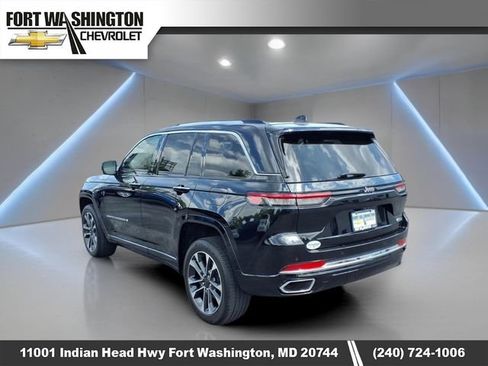 Used 2023 Jeep Grand Cherokee Overland RWD image 4