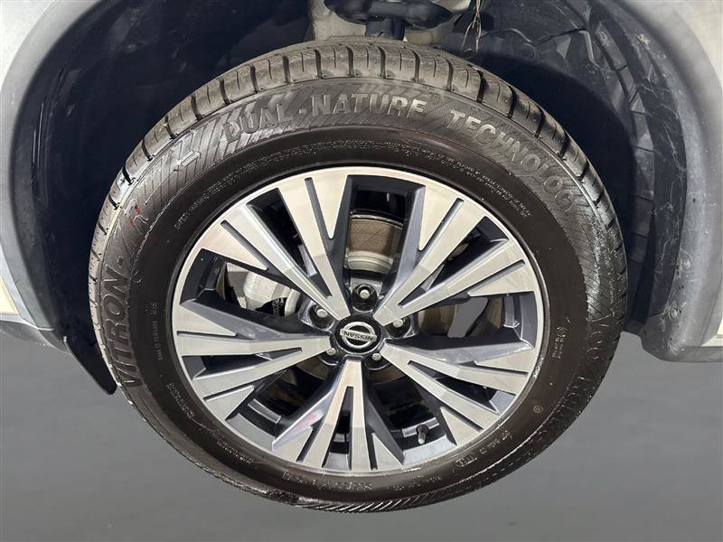 Used 2021 Nissan Rogue SV FWD image 22